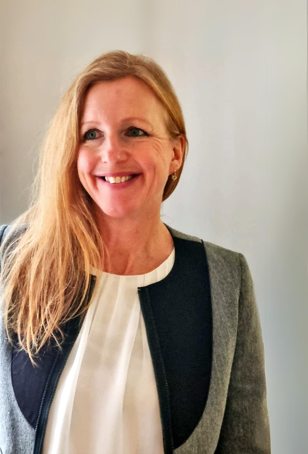 Camilla Knox-Peebles headshot